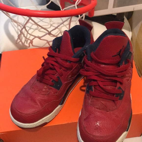 Kids red Jordan 4’s - Picture 2 of 5